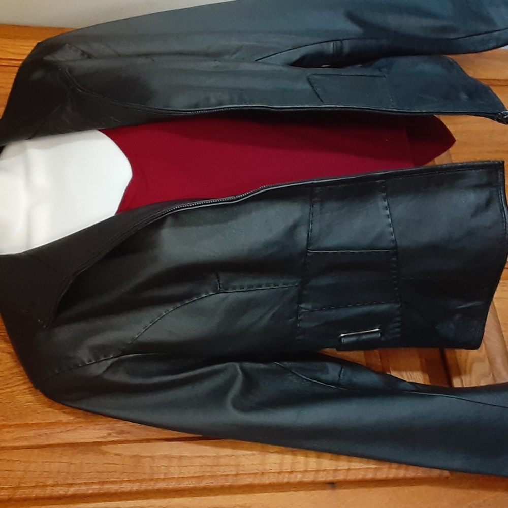 Venus Black leather jacket Med.